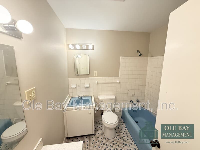 Mobile House: 320 Syracuse Street