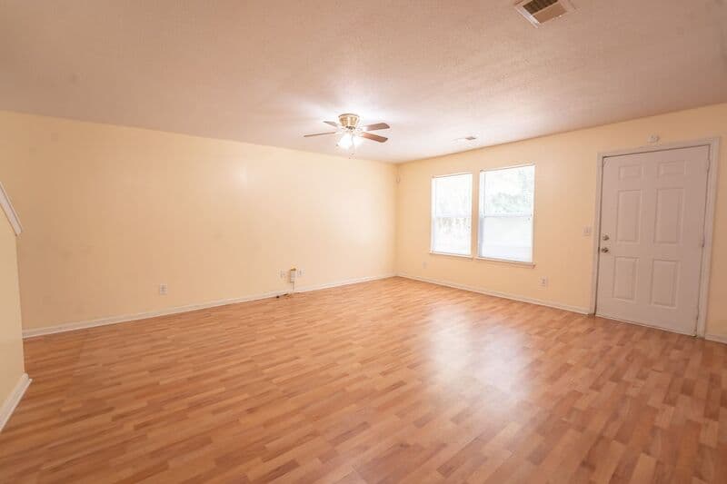 Port Wentworth House: 7 Gimbal Cir