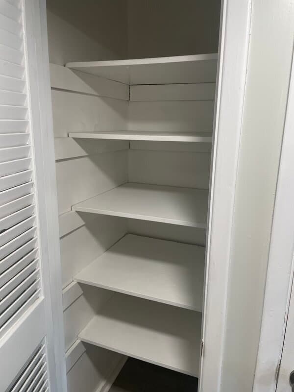 Columbia Condo: 1208 Bush River Rd