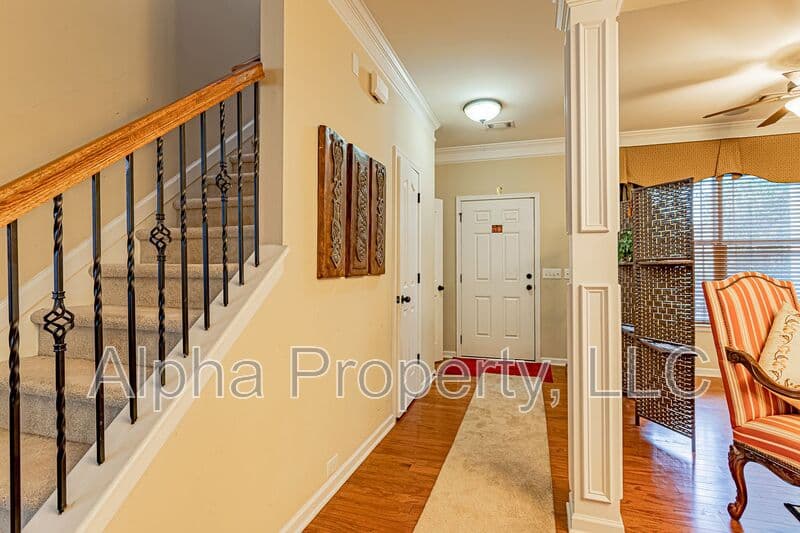 Greer House: 3 Keelin Ln