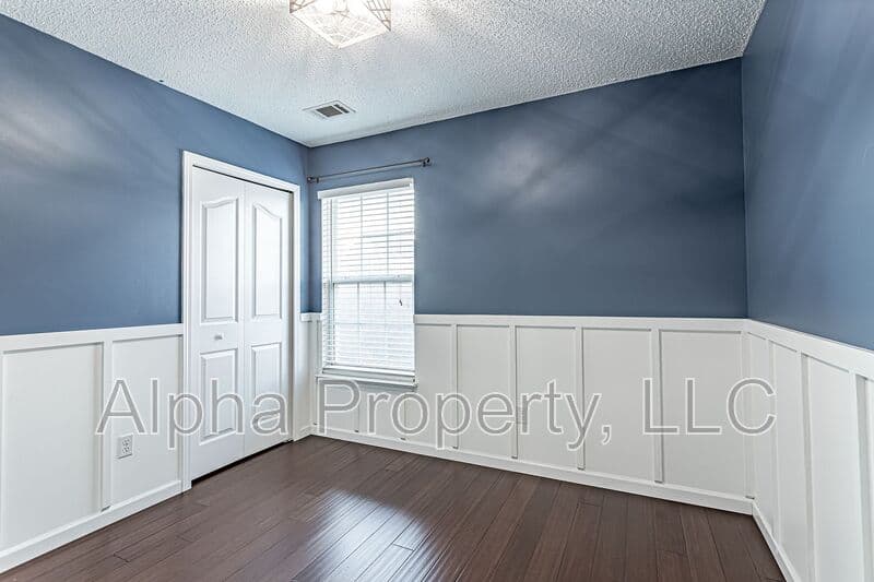 Greer House: 322 Highgate Cir