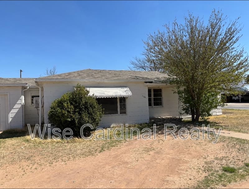 Post House: 124 South Avenue P