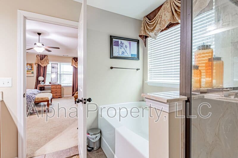 Greer House: 3 Keelin Ln