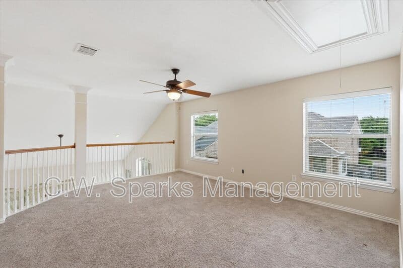 Dallas House: 6716 Prairie Flower Trail