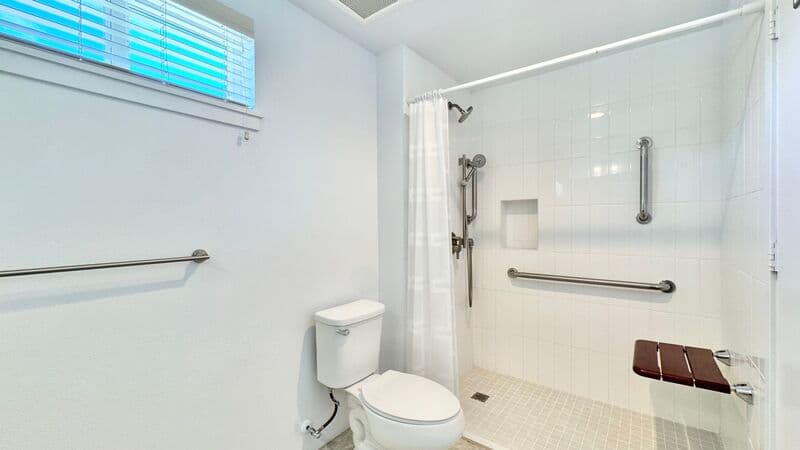 Kailua Condo: 445 Kailua Road