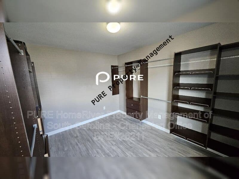 Summerville House: 308 Cantley Ct