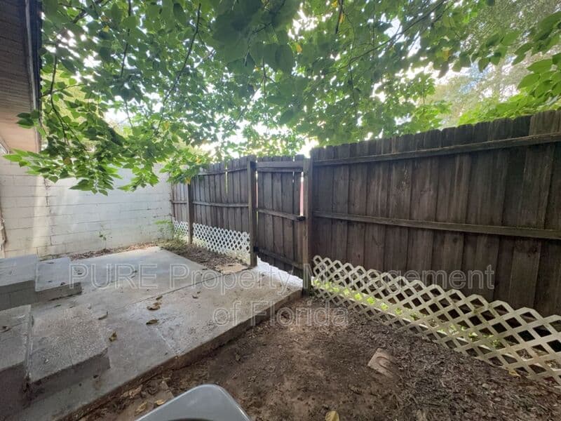 Ocala House: 1970 SE 40 Street Rd