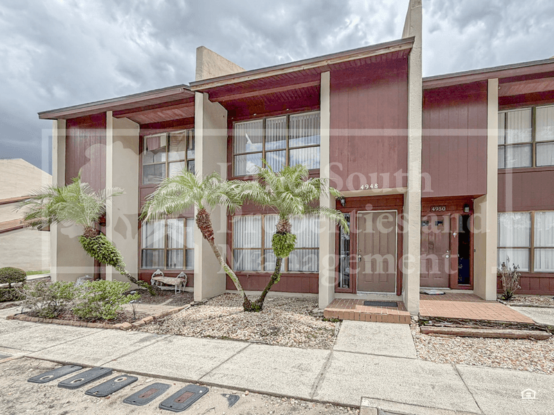 Lakeland House: 4948 Market Square