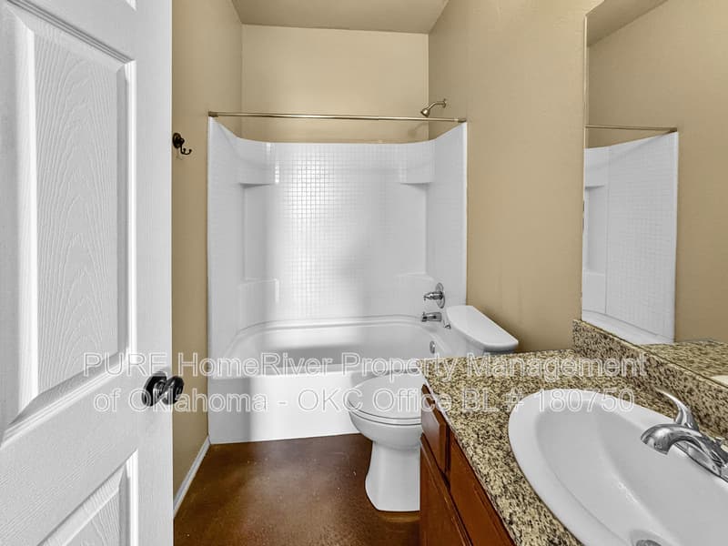 Edmond Condo: 100 Ashley Dr