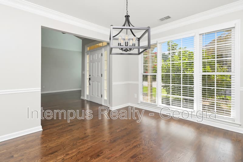 Woodstock House: 4241 Moccasin Trl