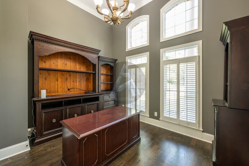 Kennesaw House: 5211 Hadaway Rd NW