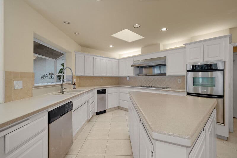 San Diego House: 18714 Bernardo Trails Dr