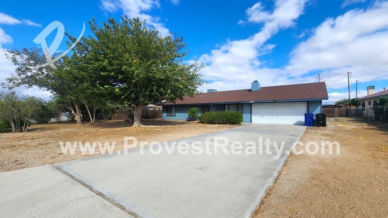 Victorville House: 13269 Llano Rd