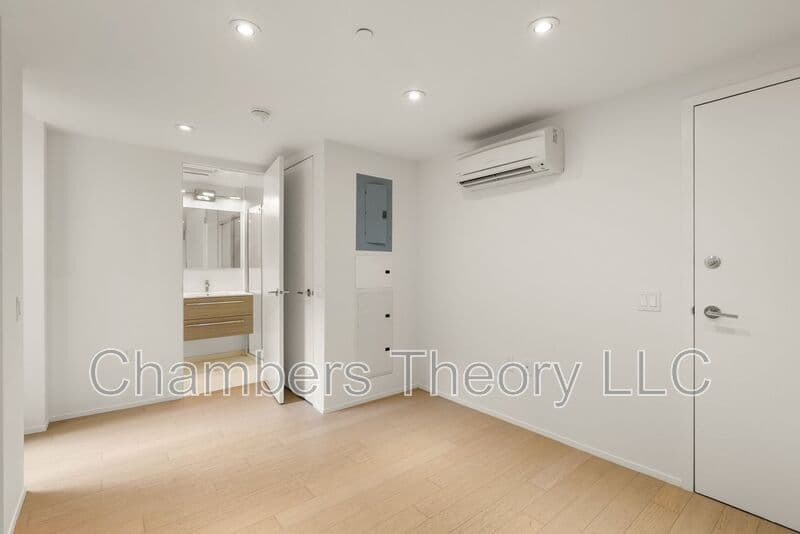 Washington Condo: 2422 17th St