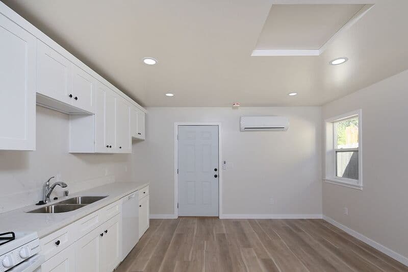 Tujunga House: 10098 Tujunga Canyon Blvd/10002 Pinewood Ave