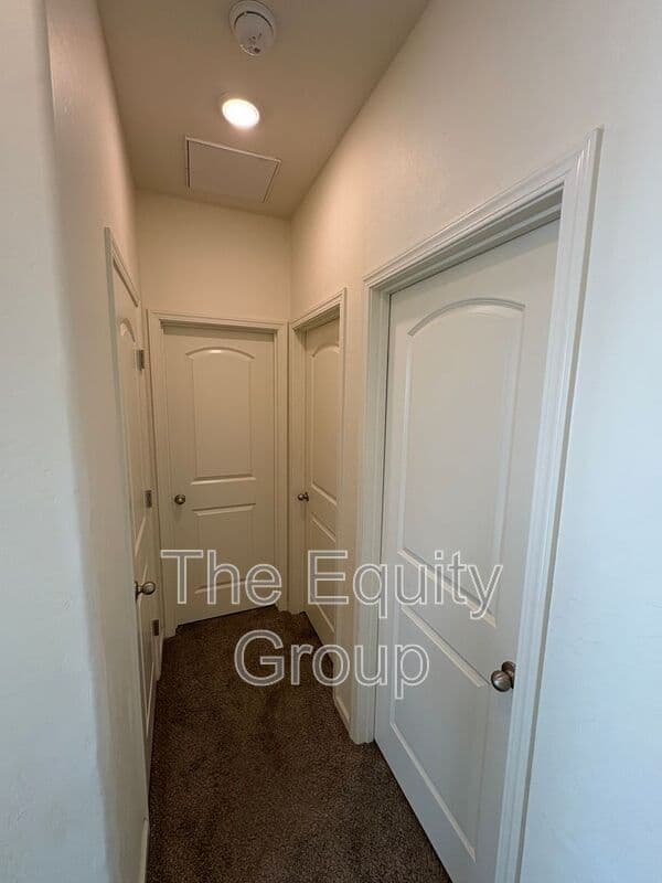 Visalia House: 3208 North Rova Ct