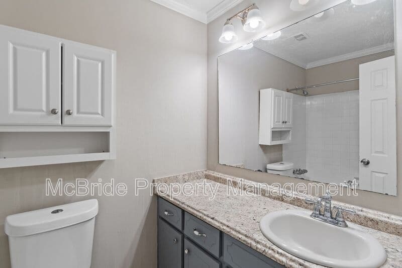 Augusta House: 4009 Royal Oaks Court