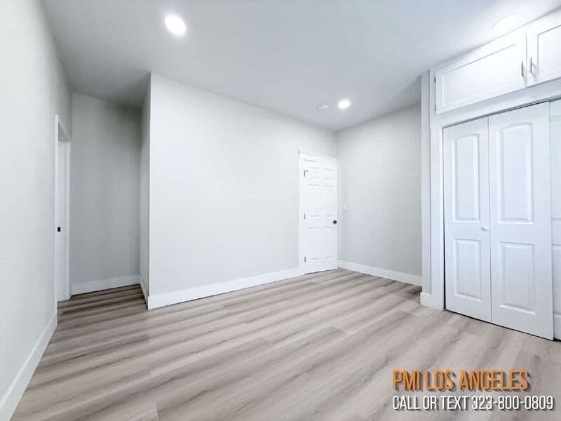 Los Angeles House: 1313 West 84th Place