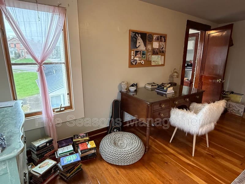 Burlington Condo: 9 Chase Street - 3