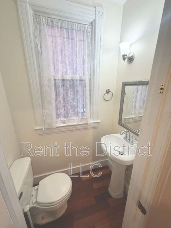 Washington Townhome: 413 T Street NW