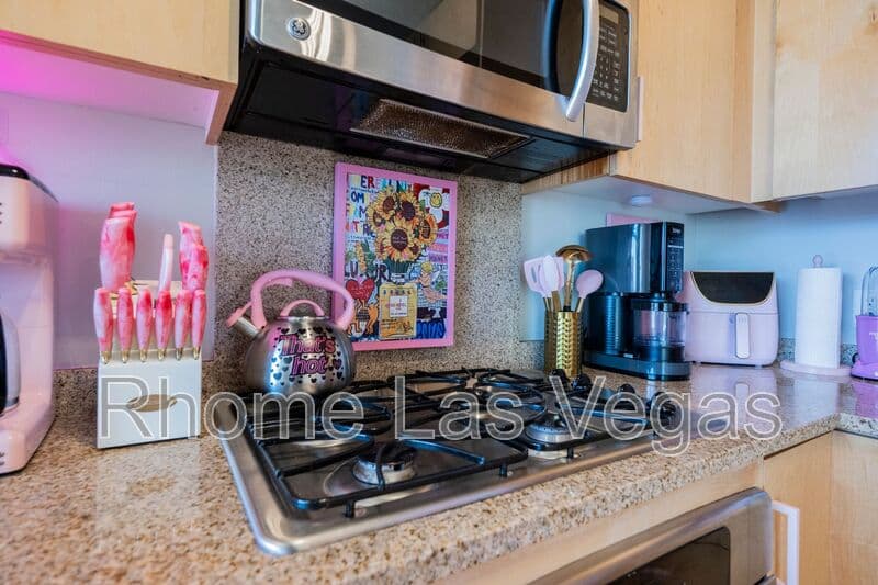 Las Vegas Condo: 353 E Bonneville Ave