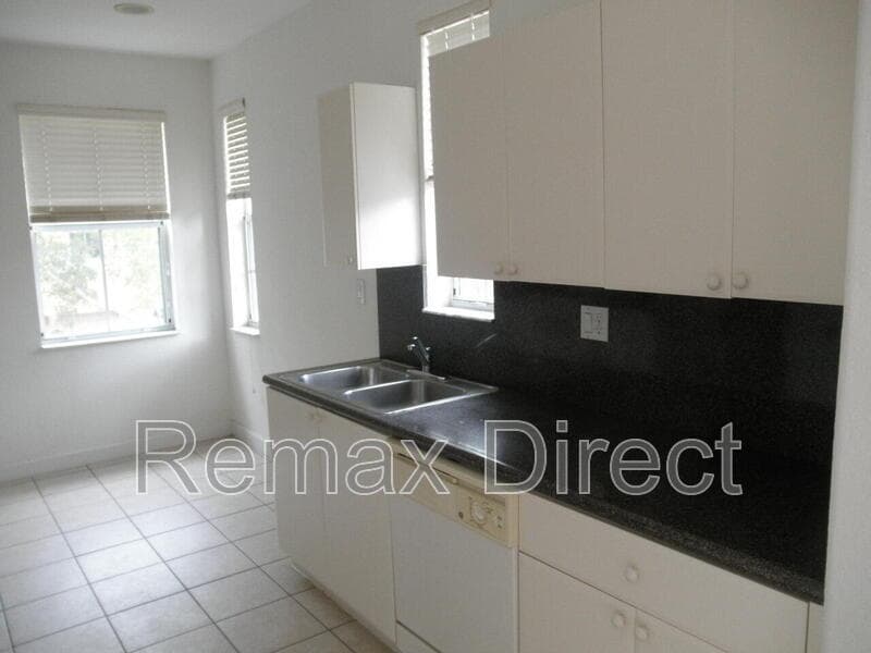 ROYAL PALM BEACH Townhome: 2147 Shoma Drive