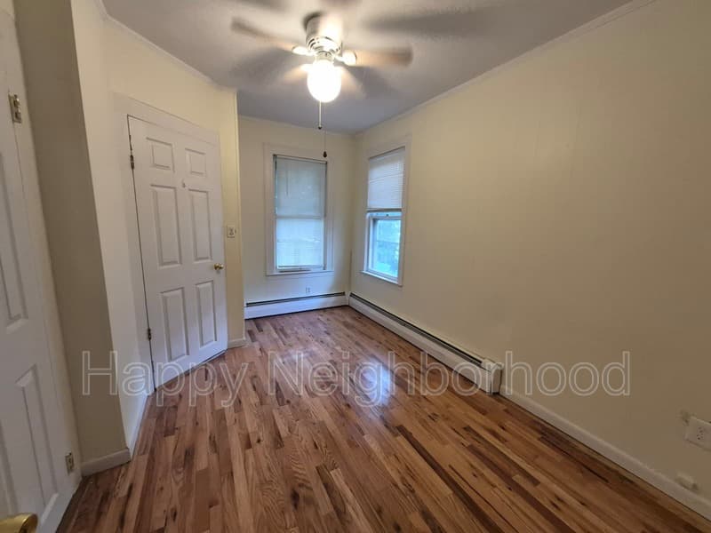 Middletown House: 209 Pearl StreetUnit 2