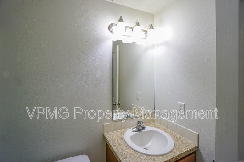 Vancouver Townhome: 7808 NE 60th St