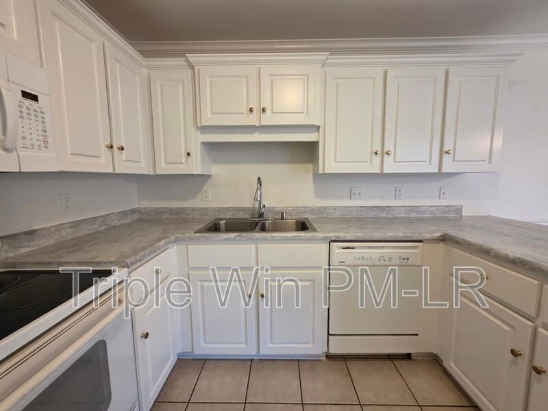 Cabot House: 26 Stonewood Drive