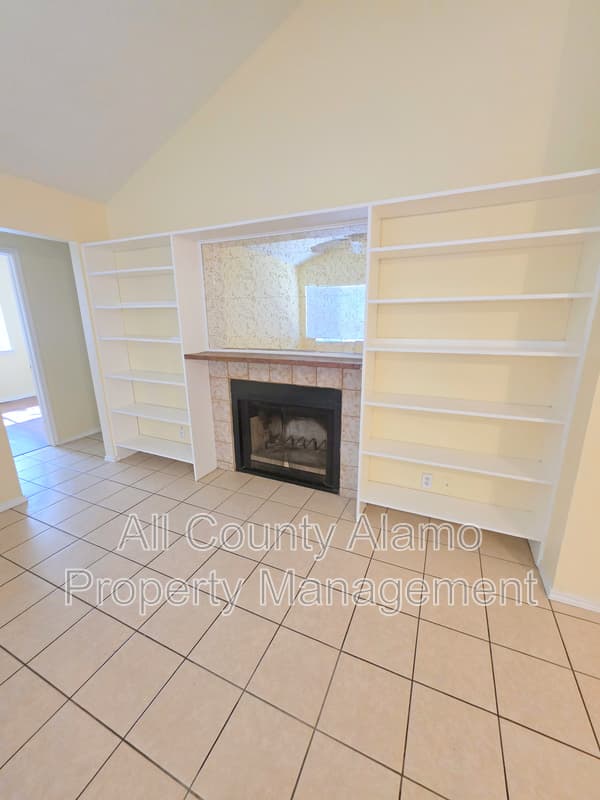 San Antonio House: 7515 Brandyridge