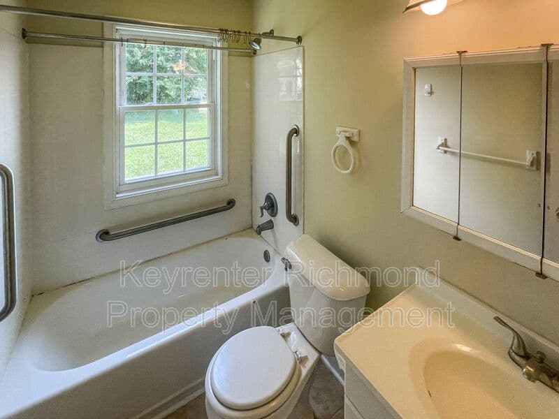 Richmond House: 1135 Sumpter St