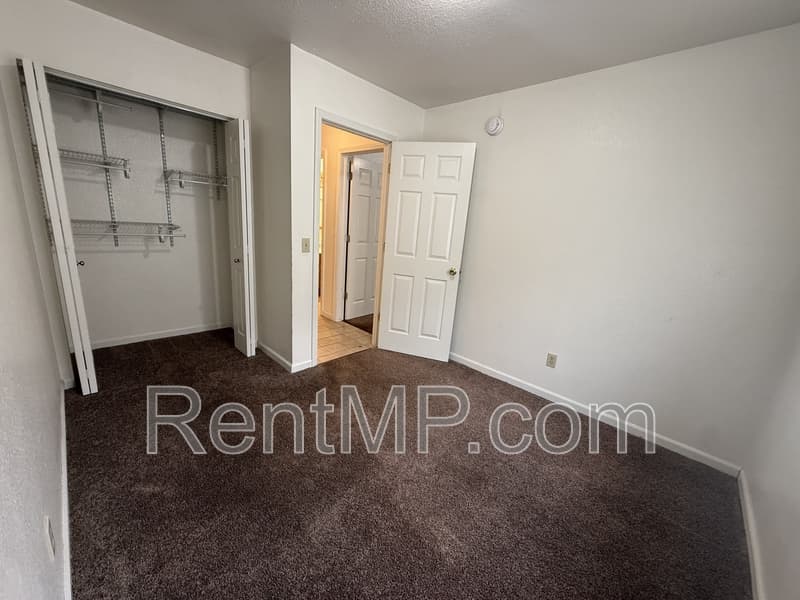 Mt Pleasant Townhome: 722 W Broomfield - Unit H01