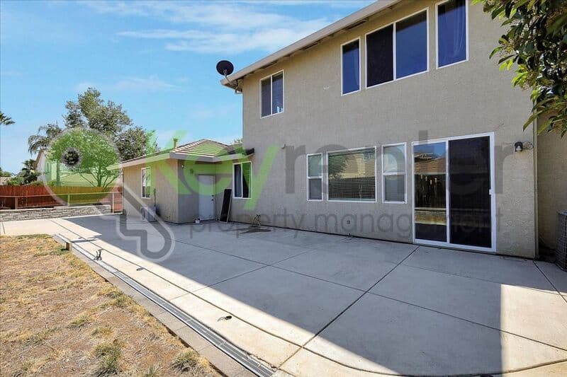 Lincoln House: 1740 Allenwood Circle