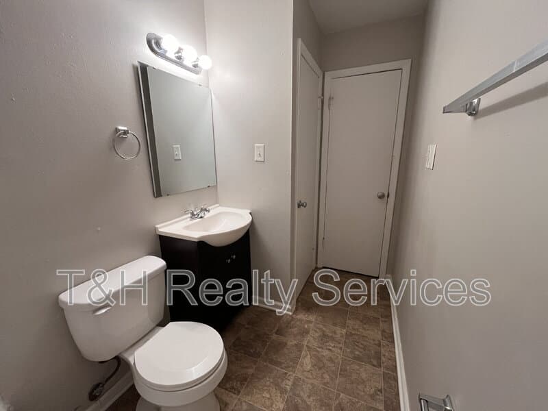 Indianapolis Condo: 2601 East Bradbury Avenue