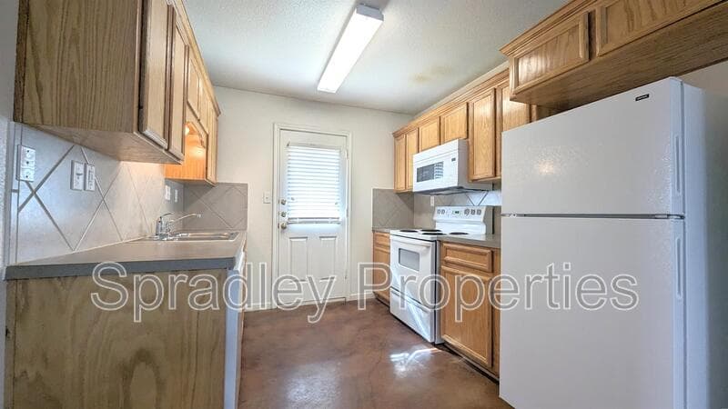 Killeen Condo: 5708A Luxor Dr