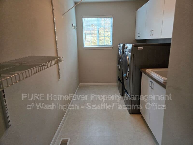 Auburn House: 5316 S 282nd Way