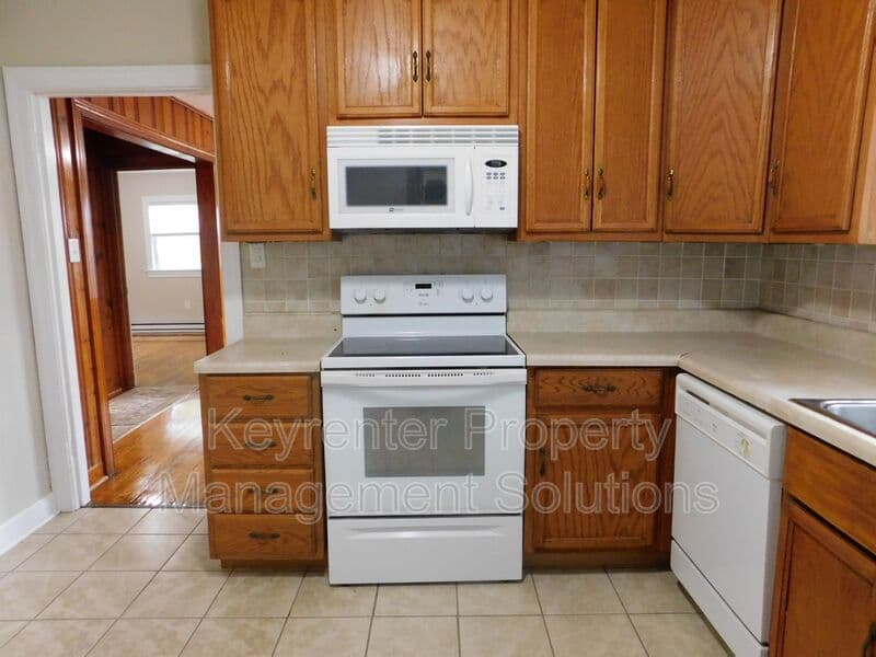 Staunton House: 1008 Perry St
