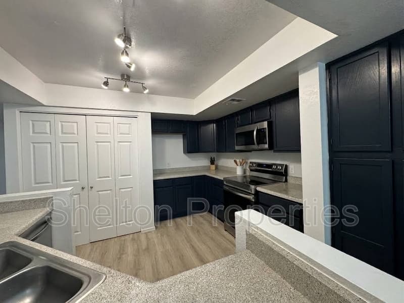 Mesa Condo: 1331 W Baseline Rd, 242