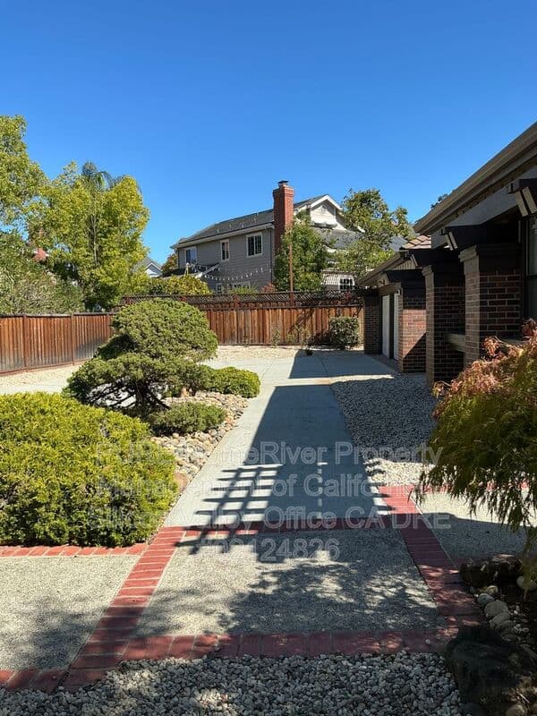 Cupertino House: 10180 Byerly Ct