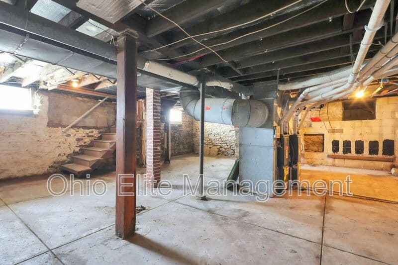 Columbus House: 85 S Wheatland Ave