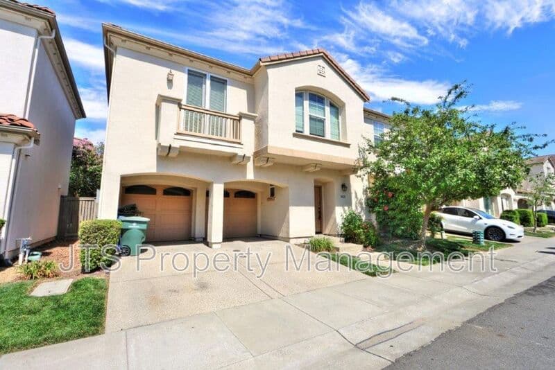 Sacramento House: 5424 Washoe Street
