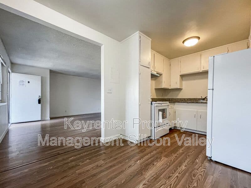 San Jose House: 5719 Via Monte Dr