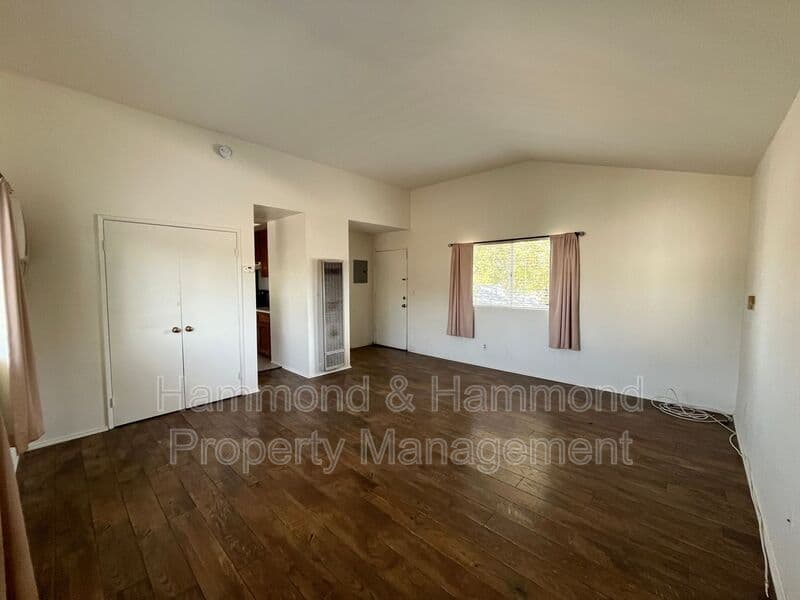 North Hollywood Condo: 5723 Willowcrest Ave.