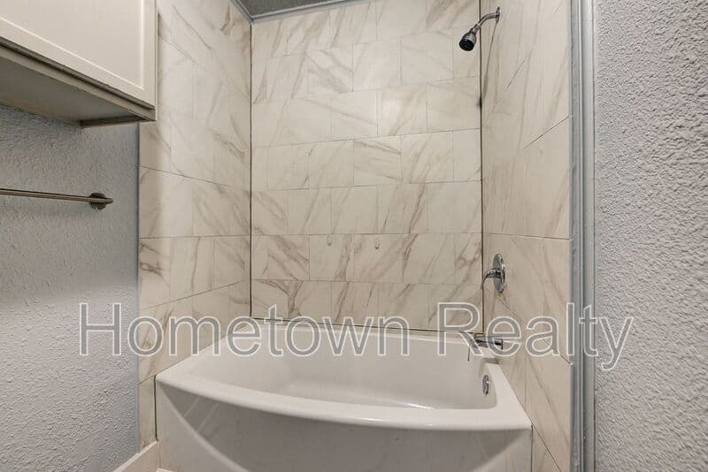 Oklahoma City House: 2114 N Bath Avenue