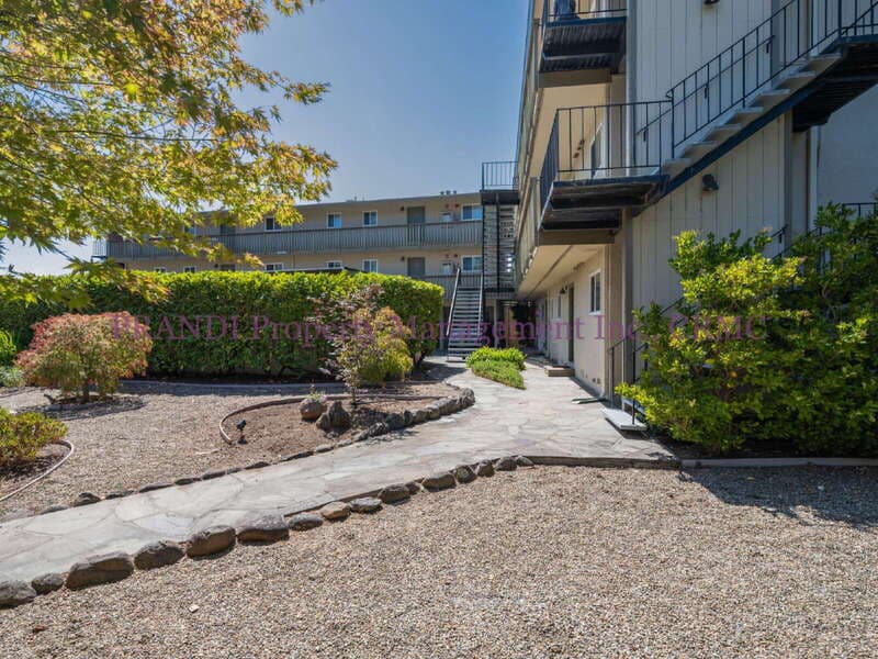 Tiburon Condo: 20 Circle Dr