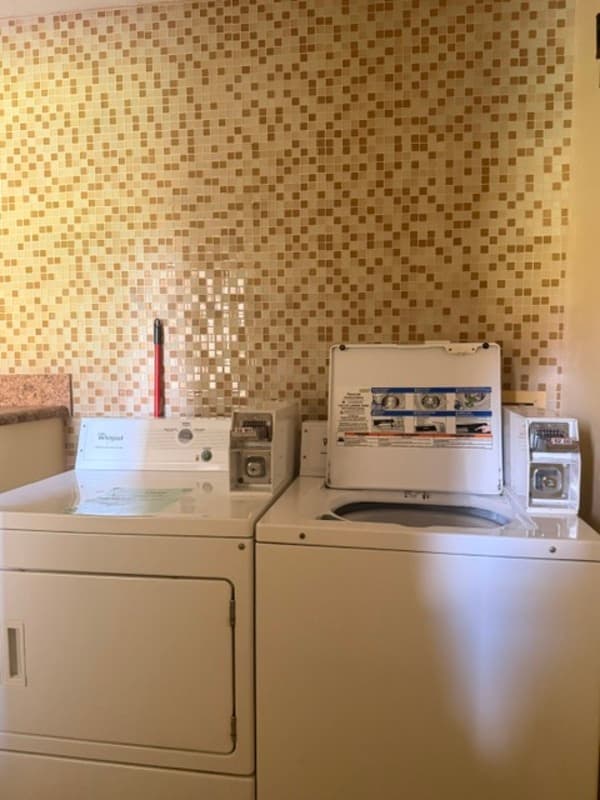 Columbia Condo: 801 Eastmont Drive #102