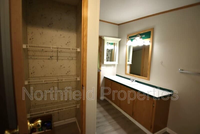 Tulalip House: 12105 26th Ave NE