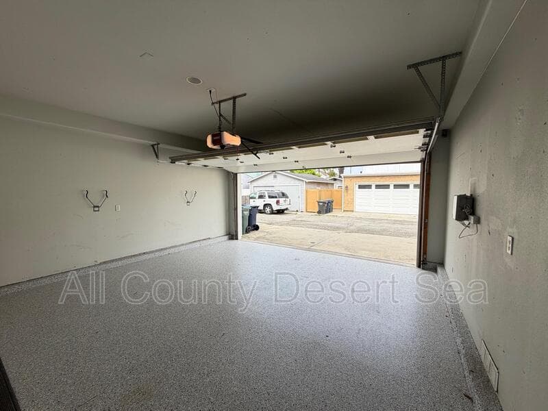 Huntington Beach House: 621 8th St