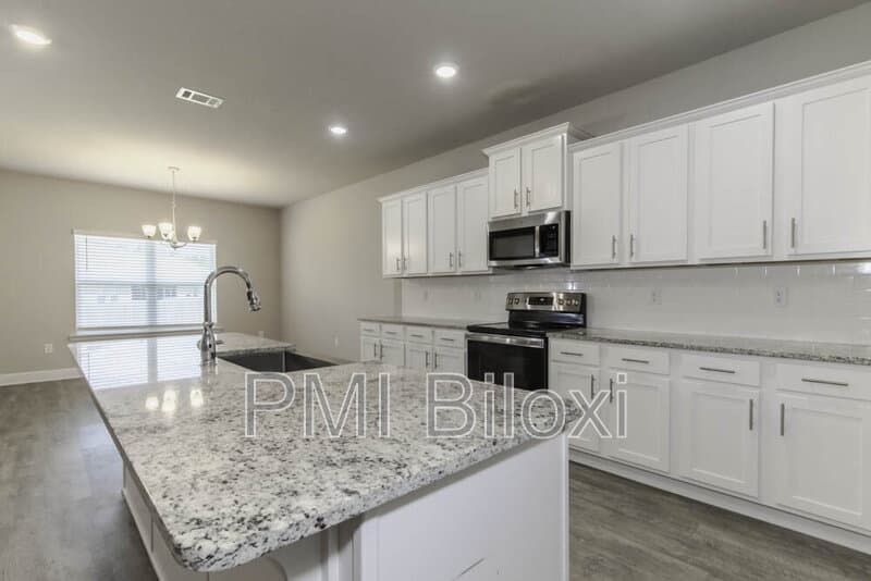Ocean Springs House: 1208 Carraway Cove