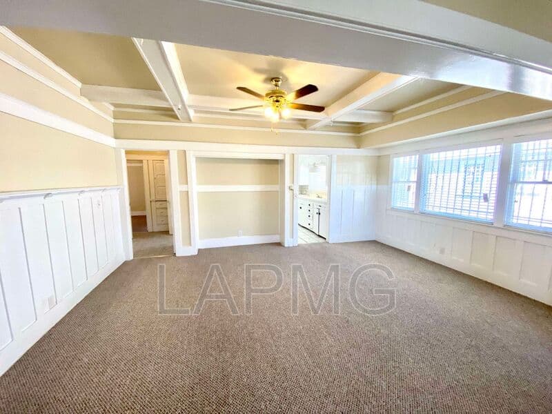 Los Angeles House: 1513 W 45th St